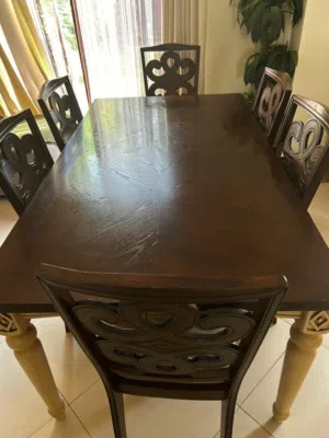 طاولة طعام
