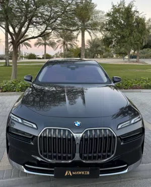 بي أم دبليو 7 series 2025 للايجار