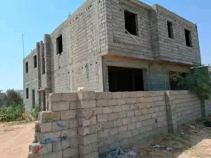 للبيع طريق المشتل  بلقرب من صيدلية نهاوند