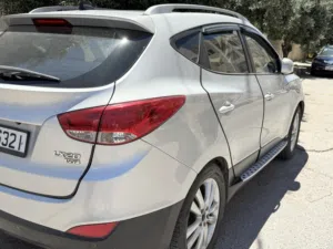 هيونداي توسان 2010 LX20 فضي مستعمل بحالة ممتازة مع مواصفات كوريا وميزات تقنية متقدمة.