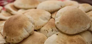 يوجد لدينا عجانه مخبز 100كيلو مع عده مخبز شعبي بالكامل للبيع استعمال شهرين فقط