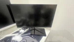 شاشه قيمنق 180هيرتز