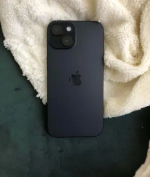 Apple iPhone 15 128 GB in Salt