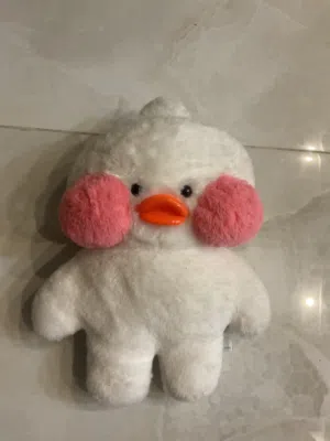 دمية بطة بيضاء