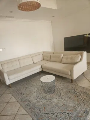 West Elm great corner Sofa! Like new, moving sale. 253x253, deep 95cm