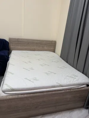 Queen Size Bed Frame with Mattress