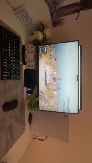 شاشه 2k للبيع او للبدل بتلفزيون
