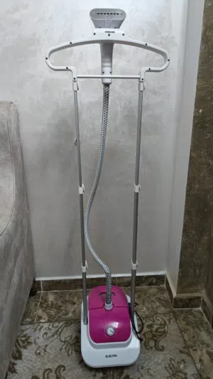 للبيع ستيمر ملابس عامودي ELECTRI جديد لم يُستخدم أبداً.