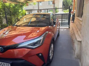 Used Toyota C-HR in Amman