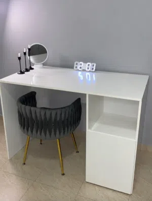 مكتب ابيض للبيع
