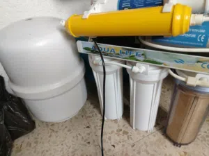 فلتر نوع Aqua lifeجميع مكوناته بحاله ممتازه