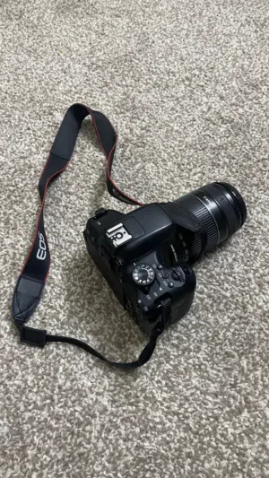 كاميرا كانون 750D