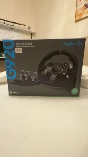 سكان Logitech G923 Racing Wheel And Pedals For Xbox One And PC قابل للتفاوض