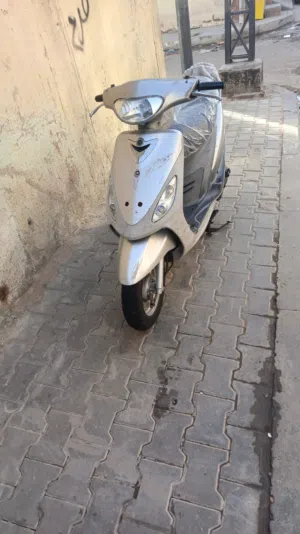 دراجه ماكس قجمه نضيفه للبيع مكان البصرة محتاج فلوسها بسرع وقت الشراي يجي وتساب