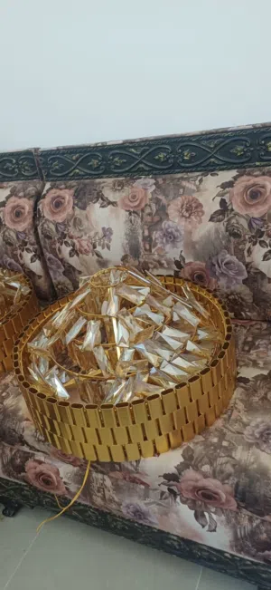 ثريات عدد 3 للبيع استخدام 5 شهور البيع بداعي الرحيل