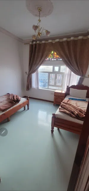 غرف للايجار شامله الماء والكهرباء
