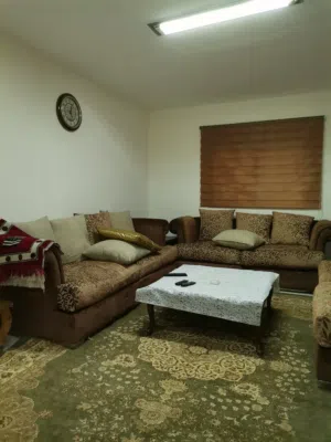 شقه مفروشه صغيره للايجار قريبه من جميع الخدمات
