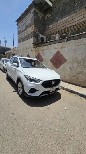 سياره MG ابيض نظيف بسعر مناسب
