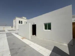 150 m2 2 Bedrooms Apartments for Rent in Abu Dhabi Madinat Zayed