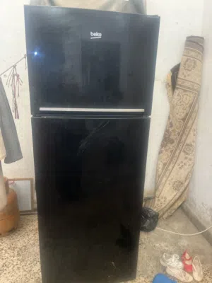 تلاجه في حالة ممتازه للبيع