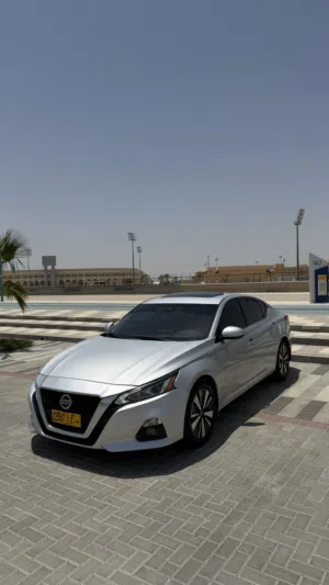 Used Nissan Altima in Buraimi