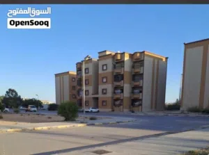 شقة بـ 11 يوليو اقزير خالصه (لا ديون عليها ) و حجم كبير للبيع
