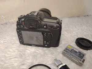 DSLR Cameras . Nikon . Used3