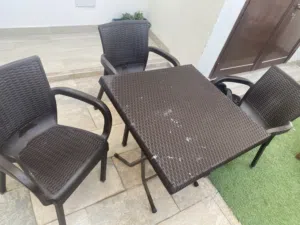 طقم كراسي وطاولة