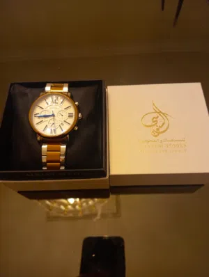 ساعة يد ماركة فرنسية
