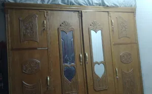 كنتور خشب اربع بيبان نضيف مرتب