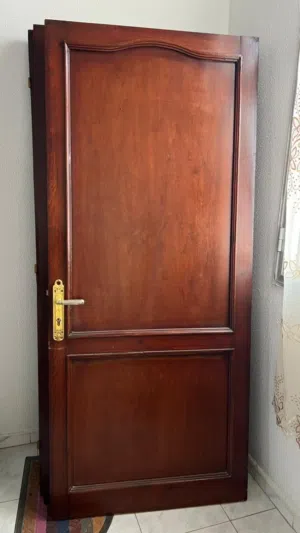 3 ابواب خشبيه بحاله ممتازه