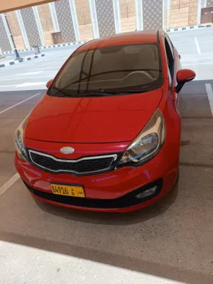 للبيع  كيا ريو 2013 خليجي ماشي 214 الف  1400cc السعر 1250 ريال  موجودي بصحار  للتواصل