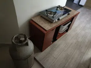 Gas Stove With 2 Burners + Gas Cylinder For Sale