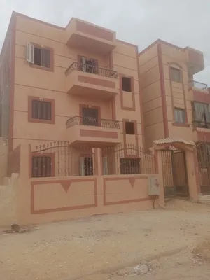 3 Floors . 75 m2 . Agent4