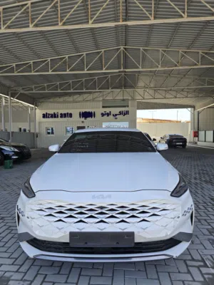 Used Kia K8 in Ajman