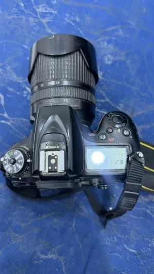 كاميرا نيكون D7100 للبيع
