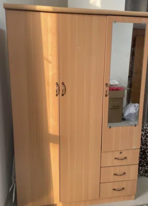 دولاب للملابس 3 ضلفة  3-door wardrobe