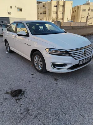 Used Volkswagen Lavida in Zarqa