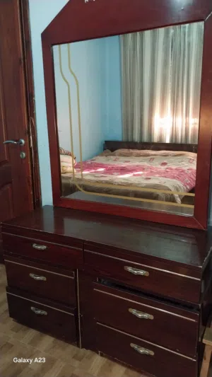 غرفة نوم لون بني