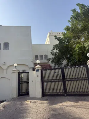 فرصه ولا اروع للبيع فيلا راقيه موقع ولا اروع مقابل مجمع العاصمه مواقع نادره موجره. بعقد واحد