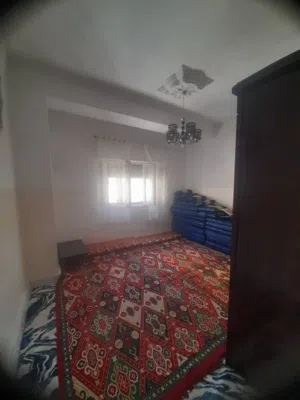 شقة في المدينة عمر المختار خلف فندق الفصول الأربعة بسعر حرق