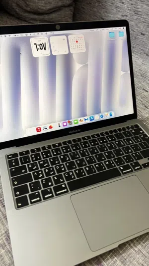 MacBook Air 2020 core i5 8 GB