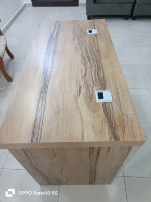 مكتبة بحالة ممتازة