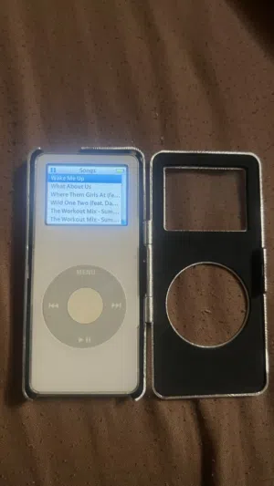 iPod nano - ايبود نانو جيل الأول