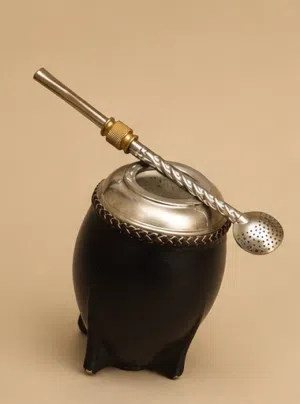 قرعه ومصاص لشرب المته السوري
