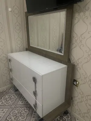 غرفة نوم كاملة ونظيفة