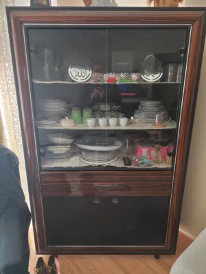 خزانة فاترينة زجاج