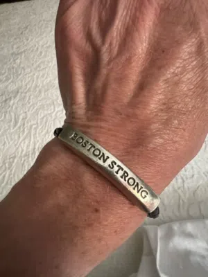 سوار BOSTON STRONG – رمز الإرادة والأمل