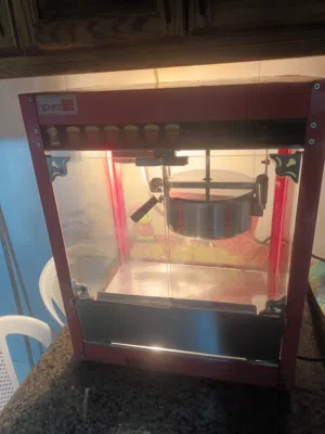 جهاز لعمل البوشار للمحلات والحدائق والمطاعم وميني ماركت ومناطق الألعاب  مستعمل بحال الجديد ، للبيع