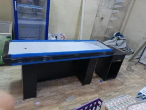 طاولة كاش للبيع 150 قابل للتفاوض بشئ بسيط